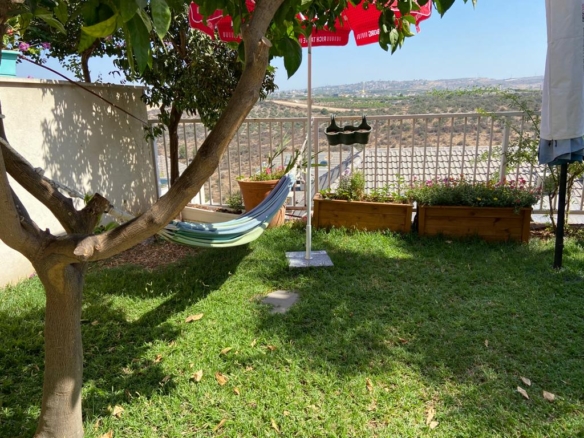 מציאת המציאות למכירה באורנית
