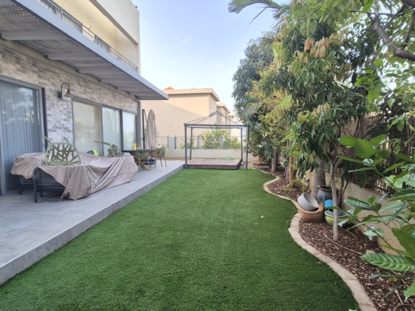בצמרות – על מגרש בודד