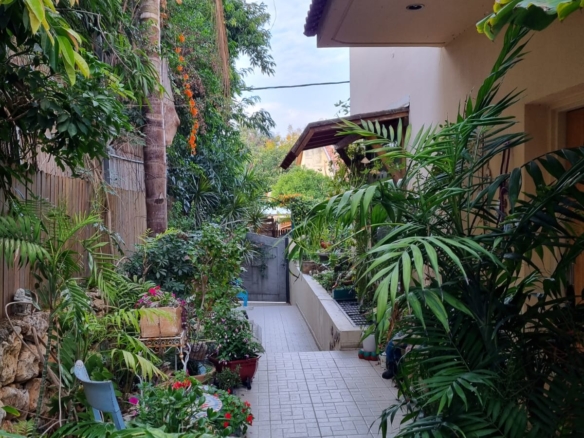 למכירה בית בודד מיוחד על מגרש של כ 300 מ”ר
